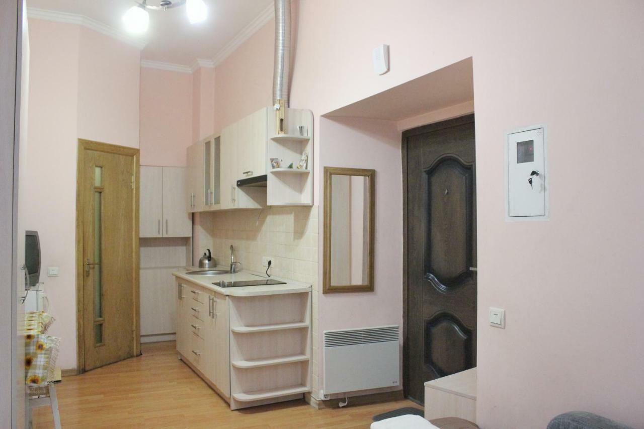 Квартира В Оренду По Вулиці Гавришкевича 10 Leópolis Exterior foto